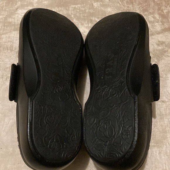 Alegria Traq Qwick Blackout Slip On Walking Shoes - Picture 7 of 7